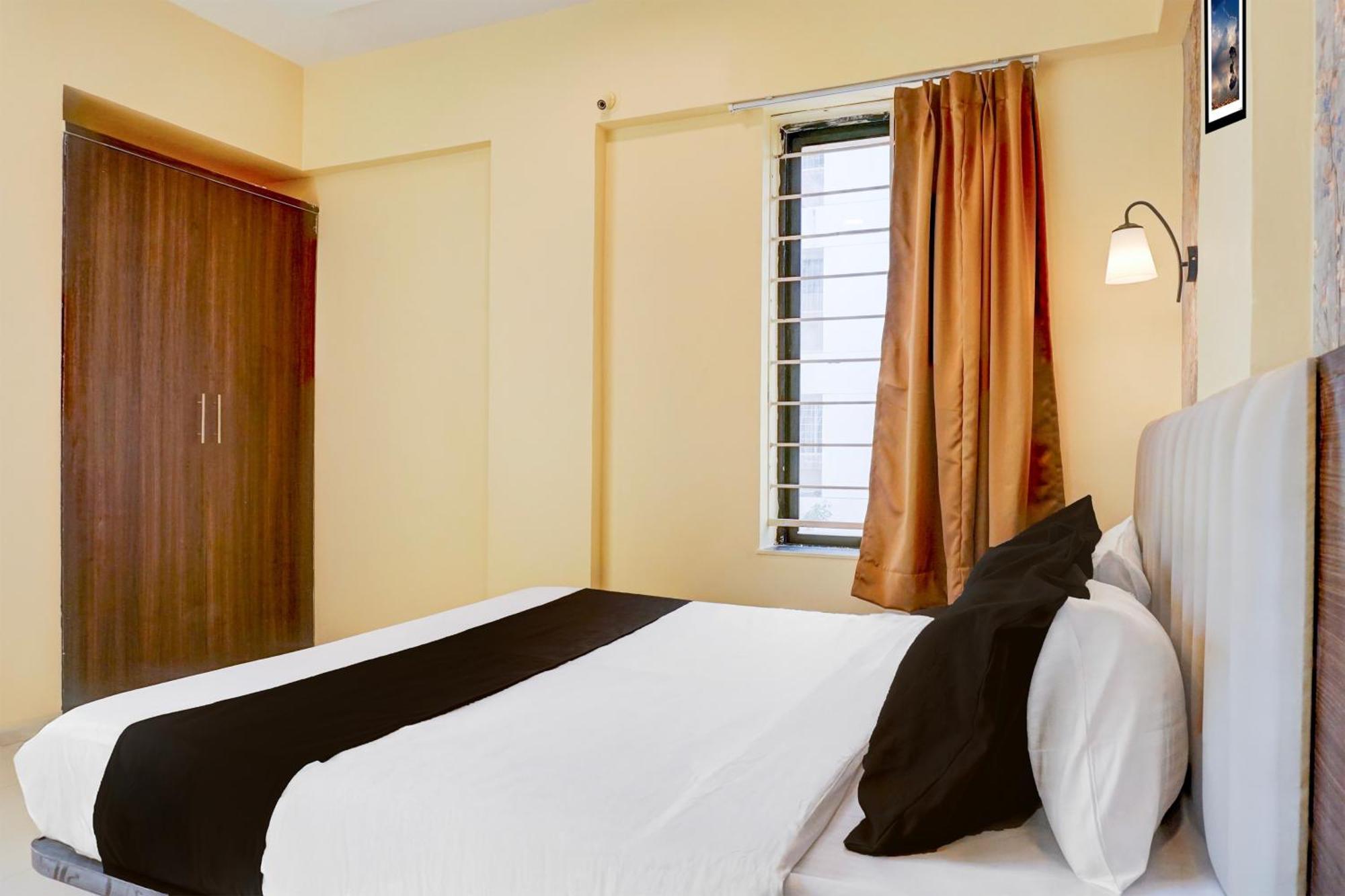 Super Collection O Veerbhadra Nagar Baner Hotel Meribel Village Bagian luar foto