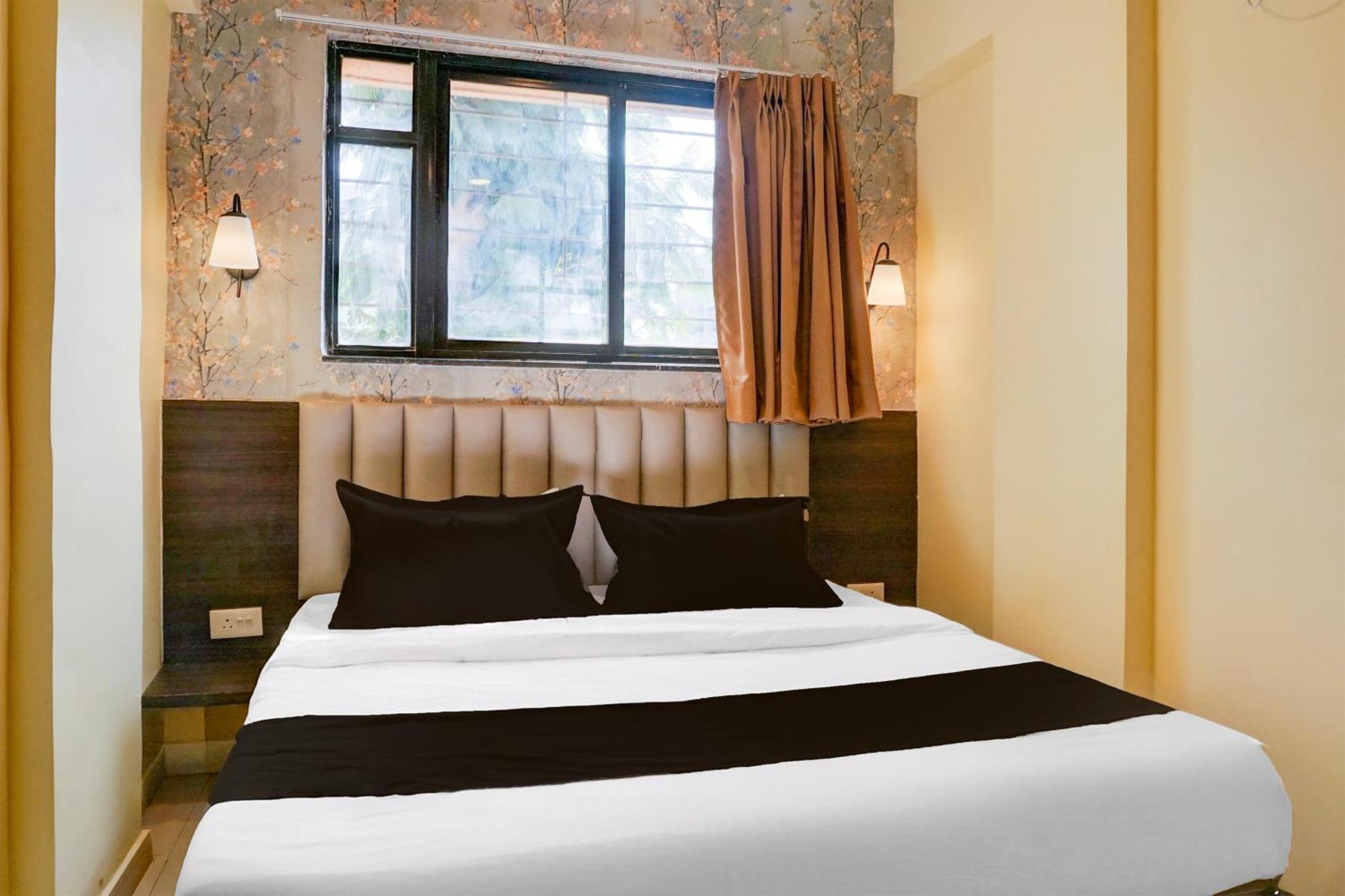Super Collection O Veerbhadra Nagar Baner Hotel Meribel Village Bagian luar foto