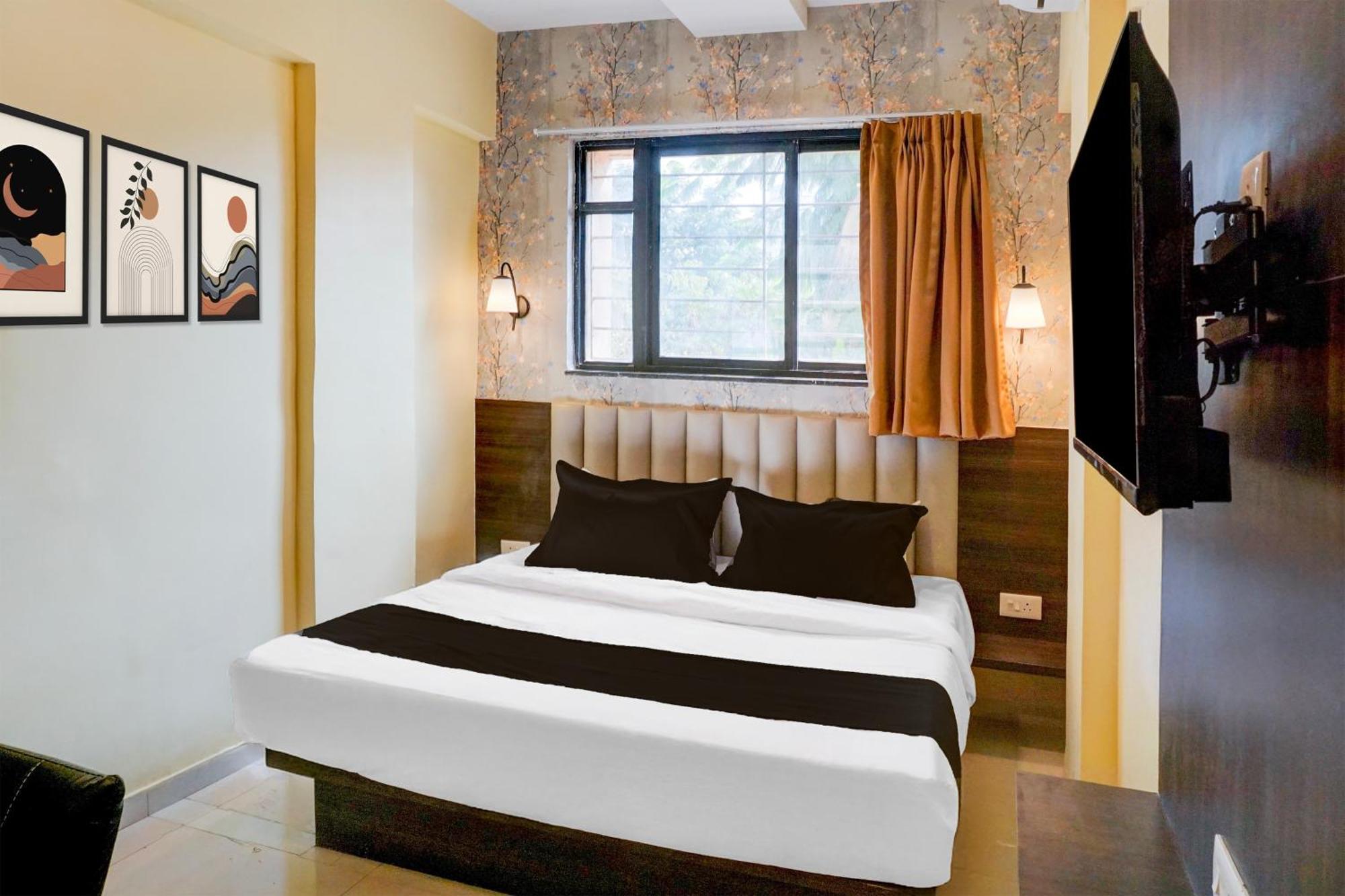 Super Collection O Veerbhadra Nagar Baner Hotel Meribel Village Bagian luar foto