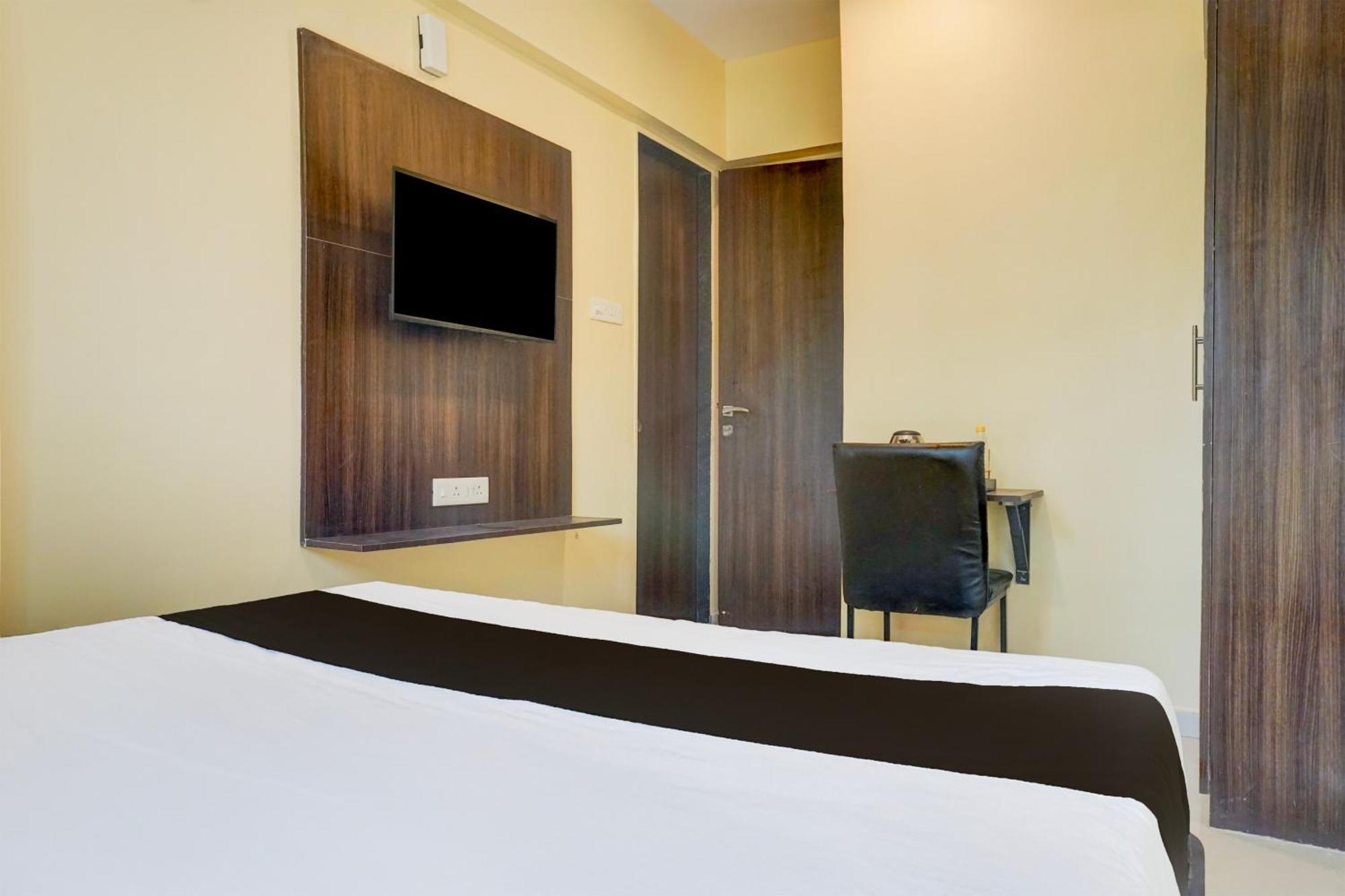 Super Collection O Veerbhadra Nagar Baner Hotel Meribel Village Bagian luar foto