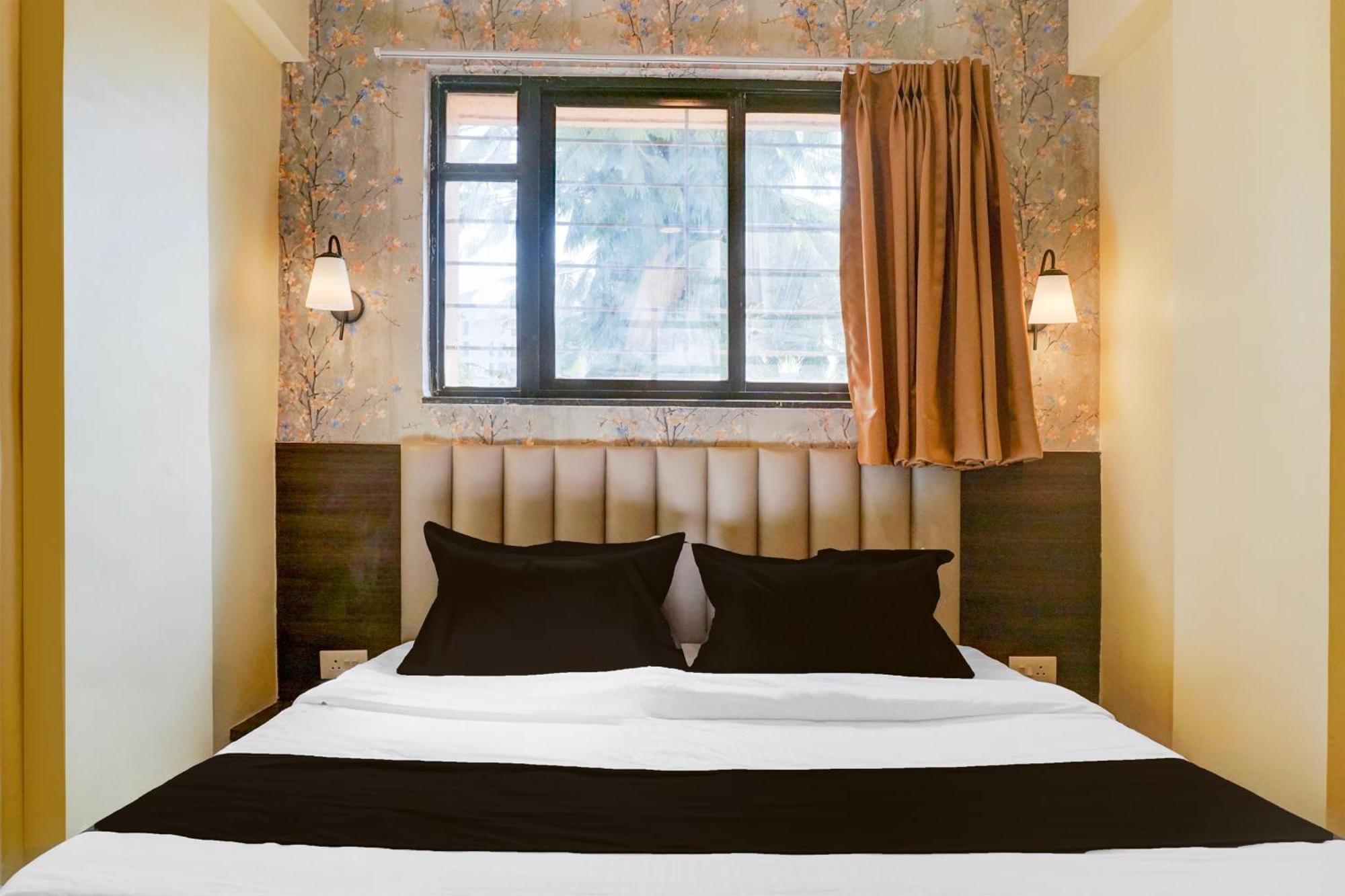 Super Collection O Veerbhadra Nagar Baner Hotel Meribel Village Bagian luar foto